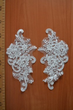 lace motif Isidore