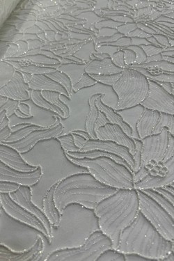 glitter tulle Akebia white close-up